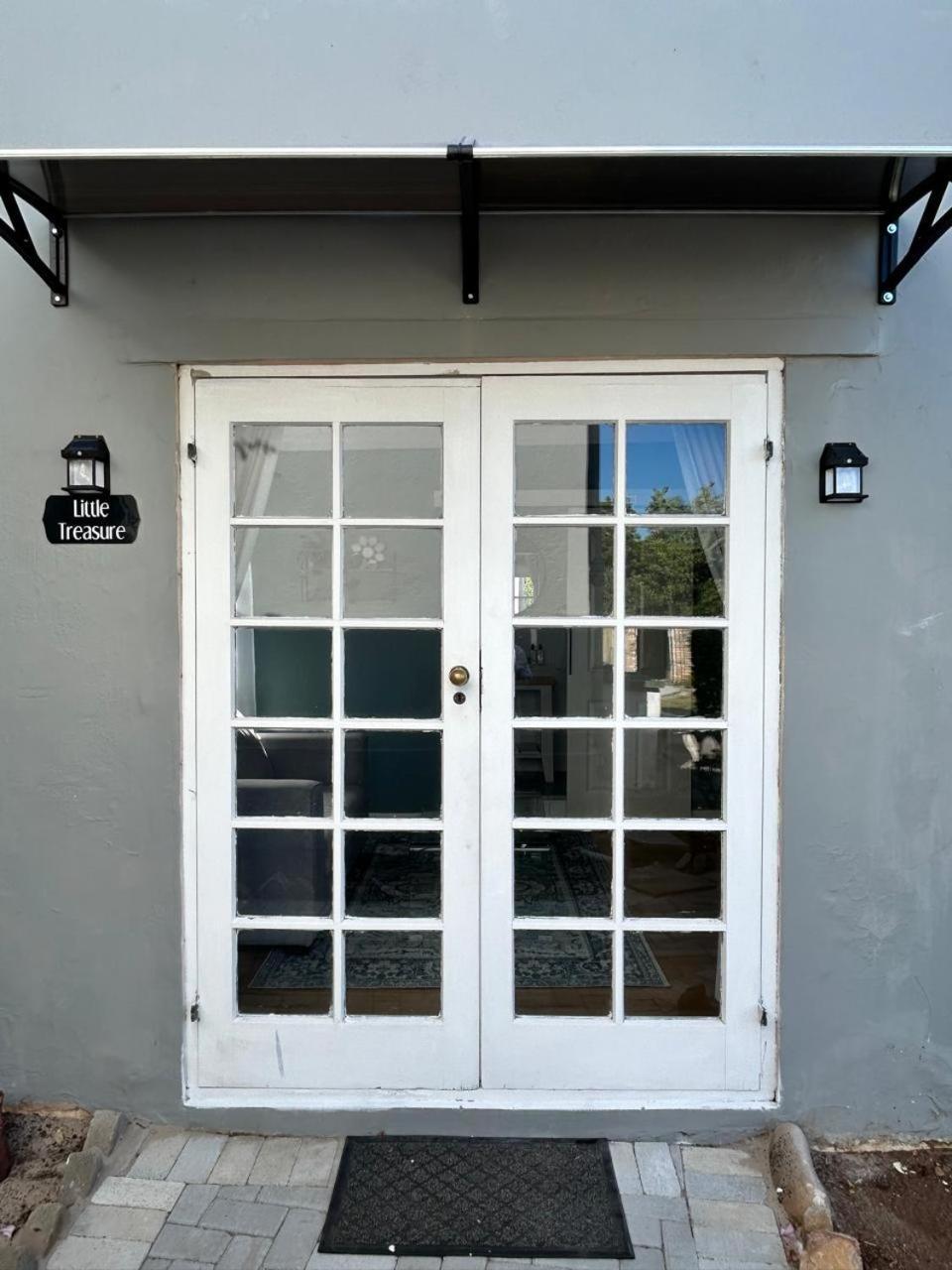 Hotel 13 On Newington Port Elizabeth Esterno foto