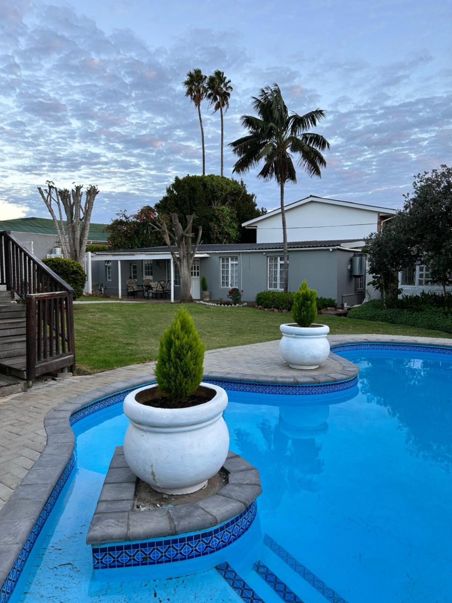 Hotel 13 On Newington Port Elizabeth Esterno foto